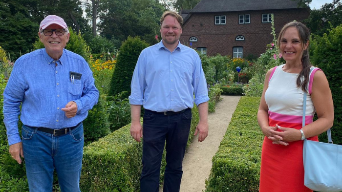 Professor Hans-Dieter Warda, Oliver Kumbartzky und Annabell Krämer