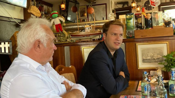 Christopher Vogt (rechts im Bild) und Wolfgang Kubicki
