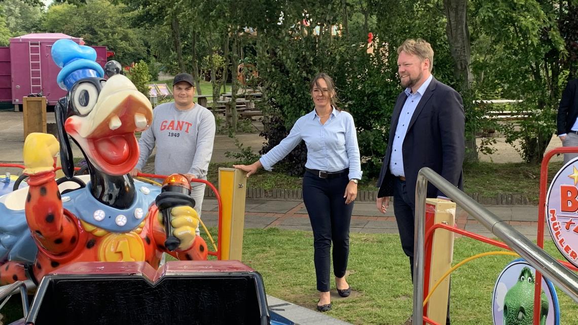 Annabell Krämer und Oliver Kumbartzky bei Schaustellerfamilie Rasch