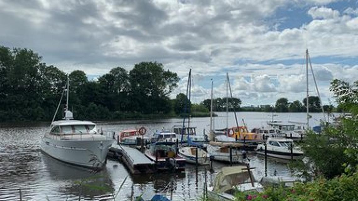 MIt dem Boot auf der Eider