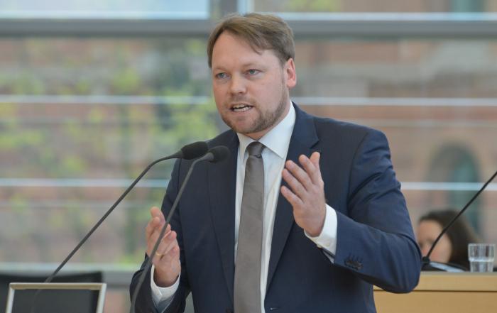 Parlamentarische Geschäftsführer und Sprecher für Landesplanung der FDP Landtagsfraktion, Oliver Kumbartzky