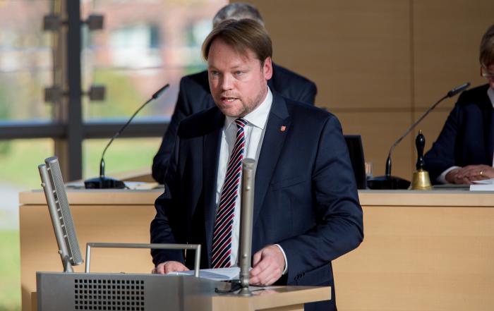 Parlamentarischer Geschäftsführer und energiepolitischer Sprecher der FDP-Landtagsfraktion, Oliver Kumbartzky