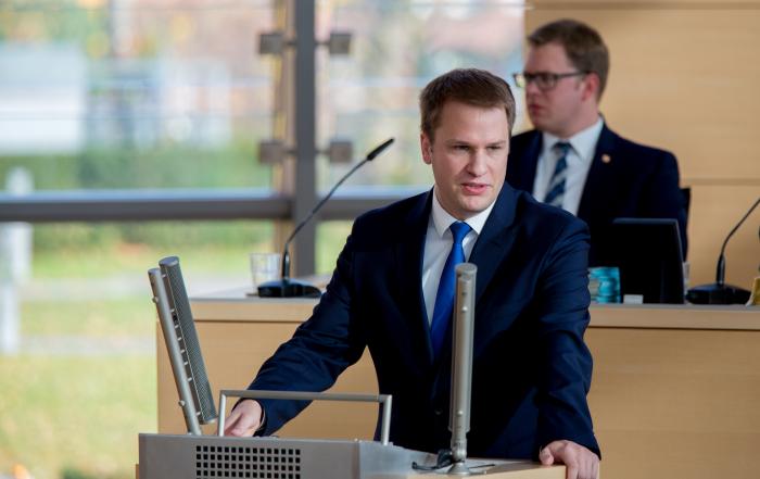 Vorsitzender der FDP-Landtagsfraktion, Christopher Vogt im Plenarsaal des Landtags Schleswig-Holstein